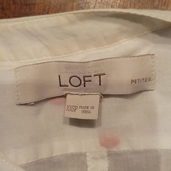 3/$30 VTG LOFT Petite Hi-Low Heart Embroidered Coquette Semi-sheer Blouse - Picture 5 of 9